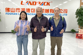 客户到访合影