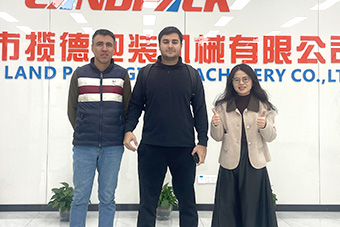 客户到访合影